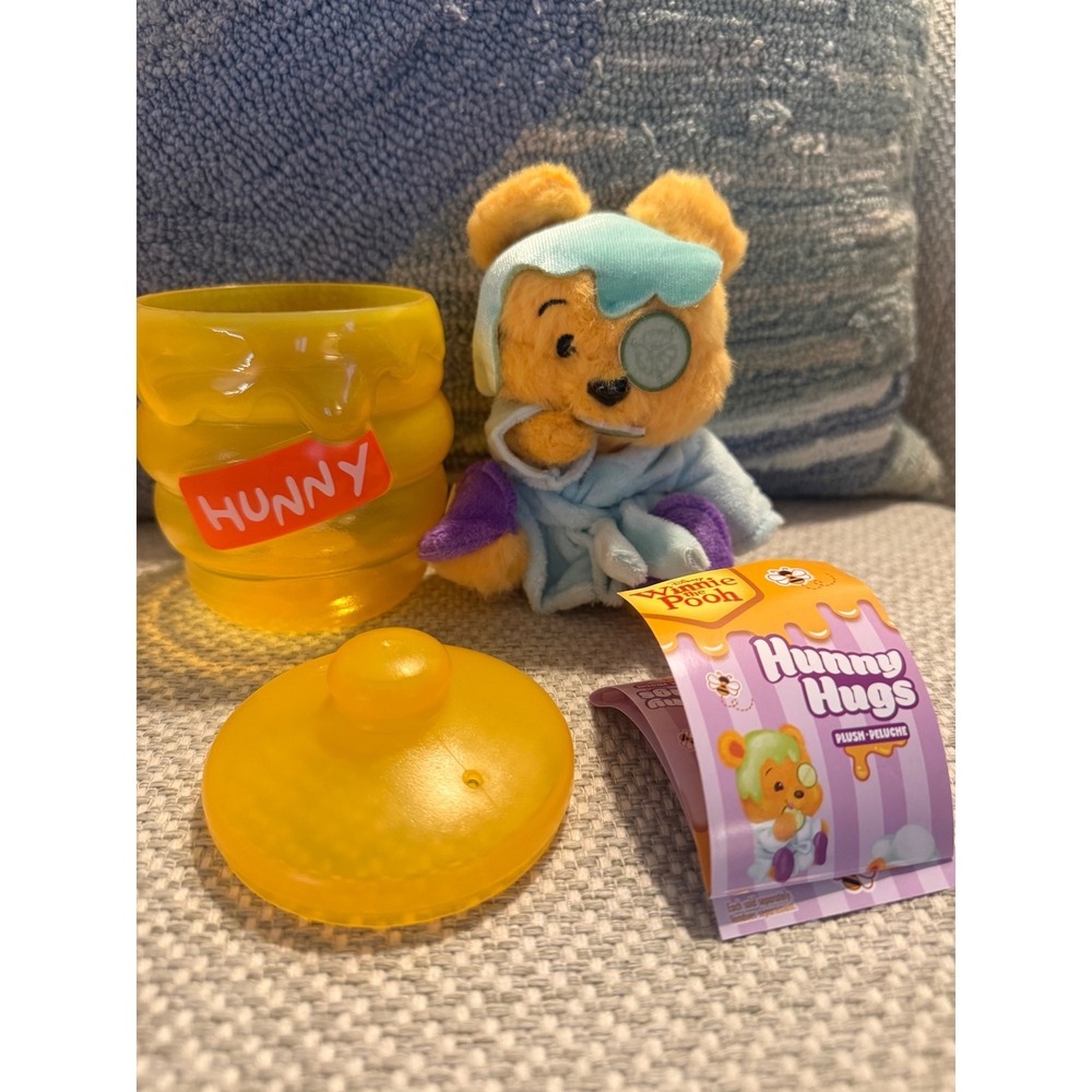 Disney Store Hunny Hugs Winnie the Pooh  Spa Day